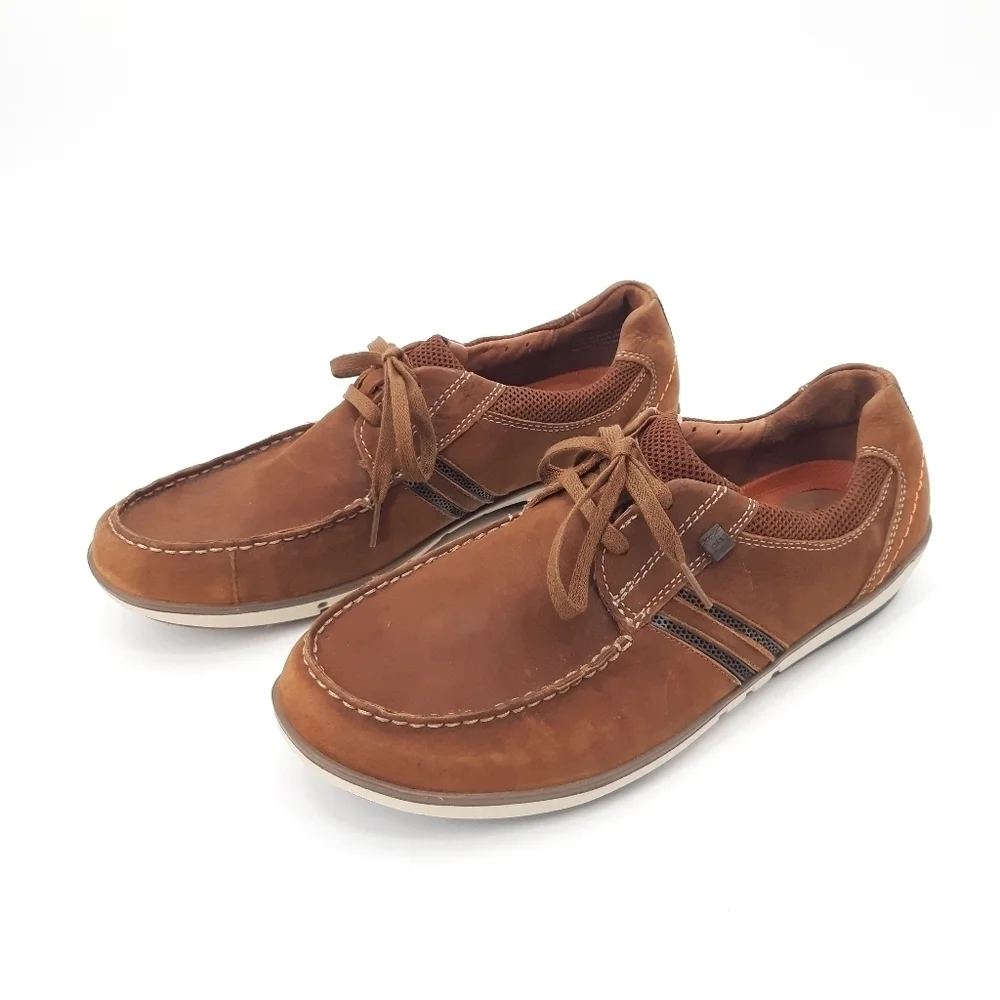 Clarks | Wide Nubuck Boat Shoe in Brown